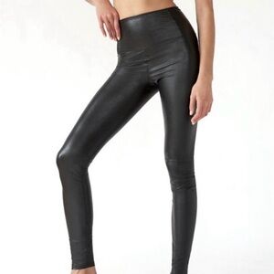 Aritzia Wilfred Free Daria Black Faux Leather Pants Leggings Vegan Leather SZ S